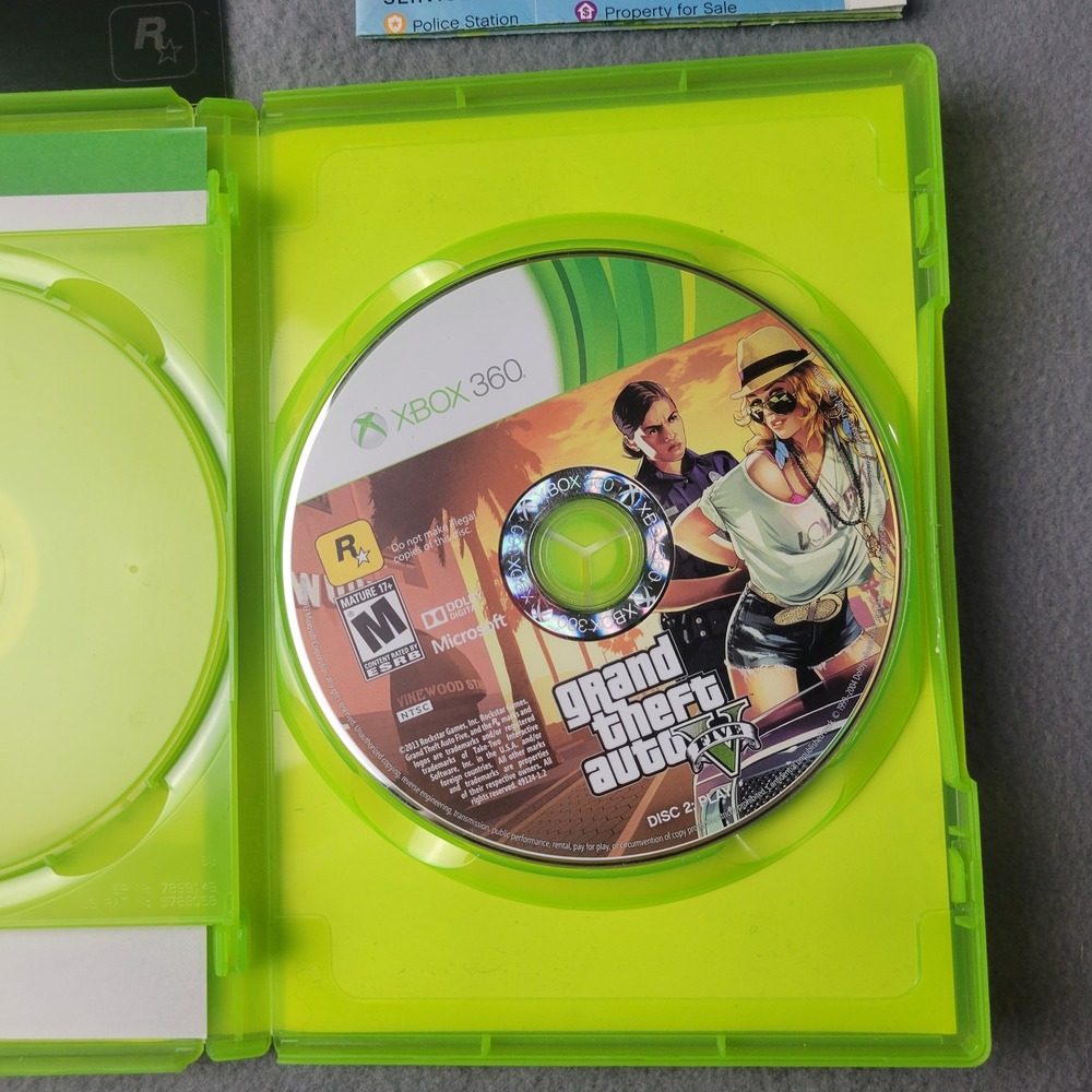 Grand Theft Auto V GTA 5 Xbox 360 Rockstar Games 2-Disc Set with Map Manual - Picture 3 of 6